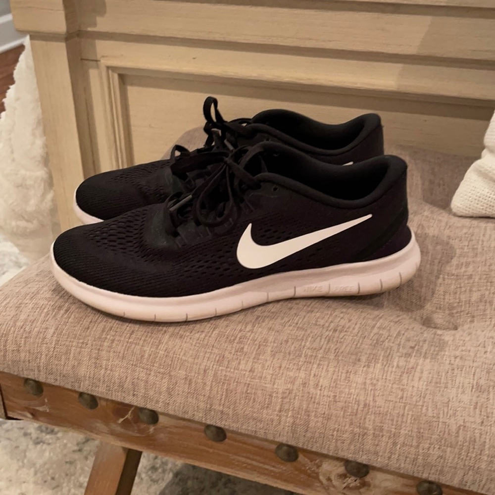 Nike Free Run shoes! In excellent condition. Only worn a few times